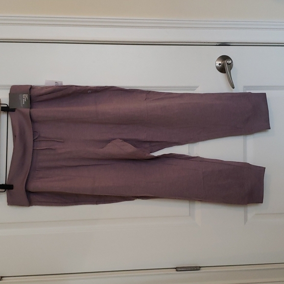 GapFit Brushed Tech Jersey Joggers in Dusty Mauve - Size XL - Picture 3 of 9